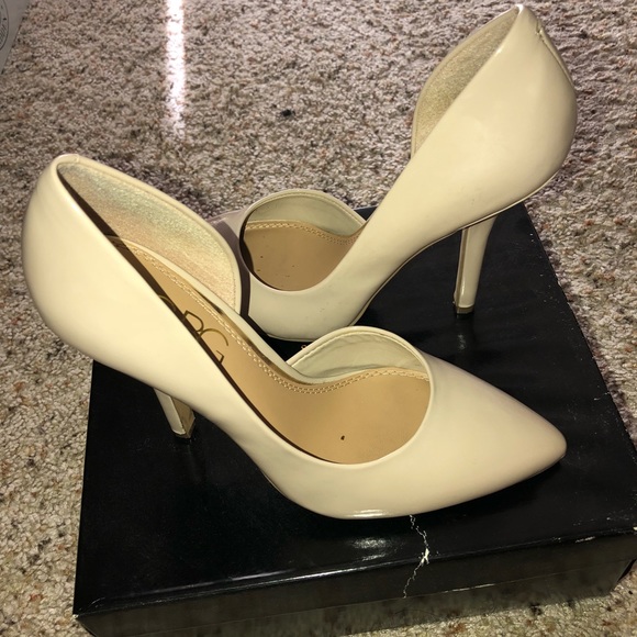 BCBG Nude heels - Picture 3 of 4